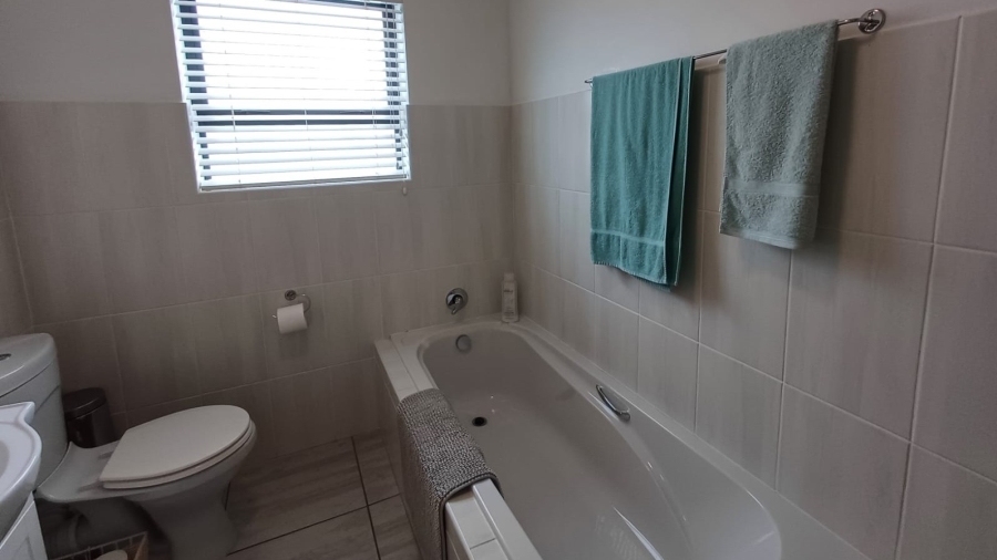 3 Bedroom Property for Sale in Britannia Bay Western Cape
